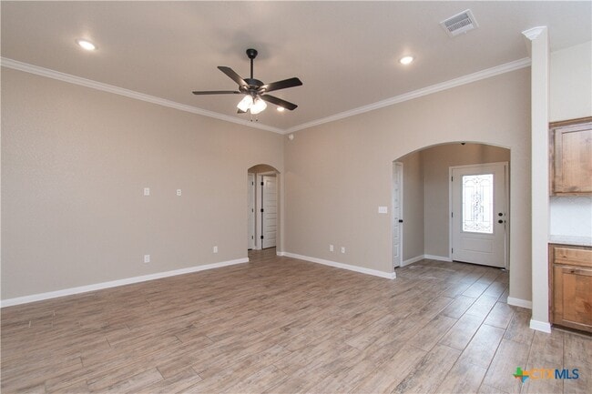 Building Photo - 2060 Stillwell St