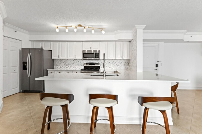 Building Photo - 3606 S Ocean Blvd