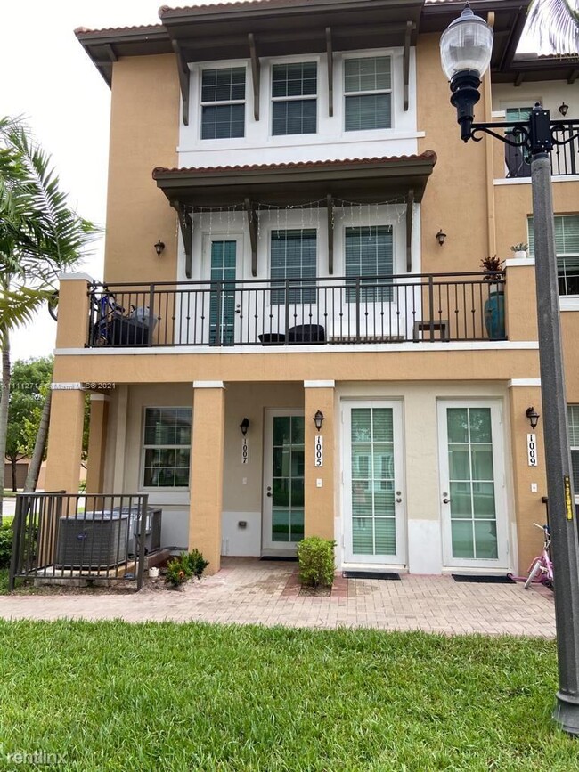 Primary Photo - 3 br, 2.5 bath Condo - 1007 SW 147th Ave 1...