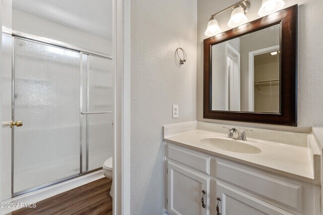 Building Photo - 808 N Revere