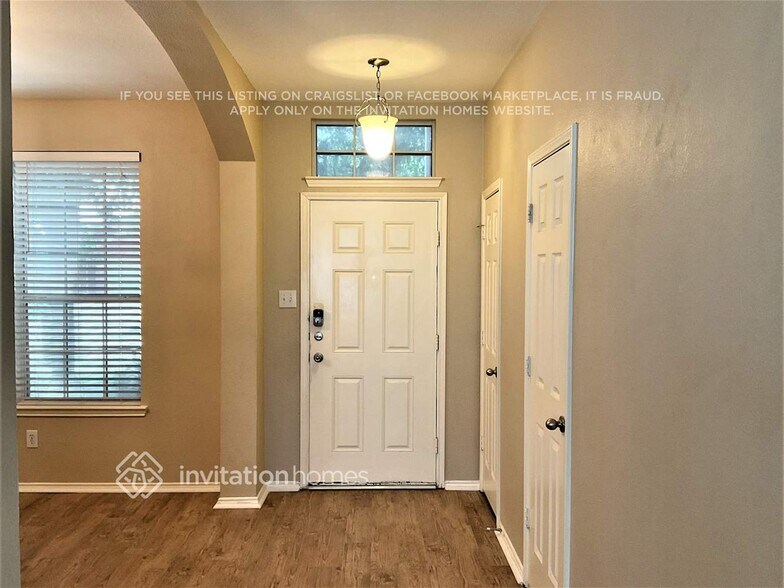 Building Photo - 1116 Sweetwater Dr