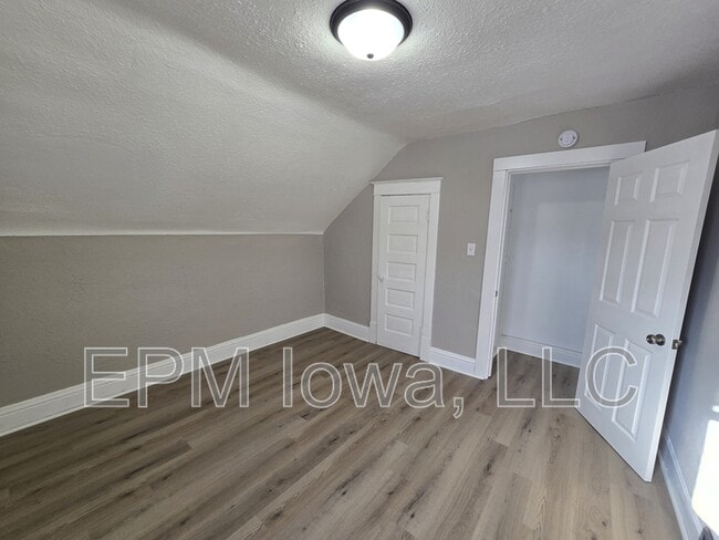 Building Photo - 827 Dawson St