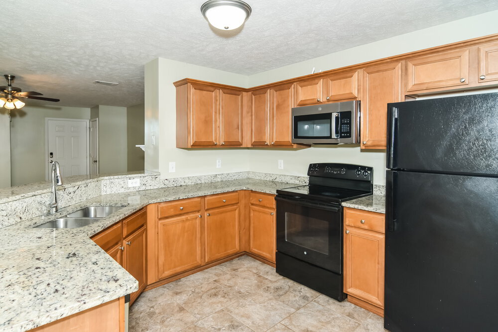 Building Photo - 176 Lyndhurst Dr