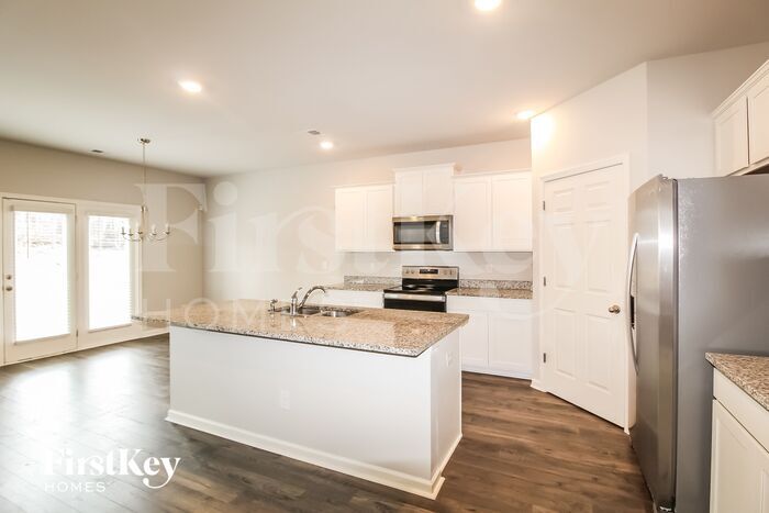 Building Photo - 3890 Lilly Brook Dr