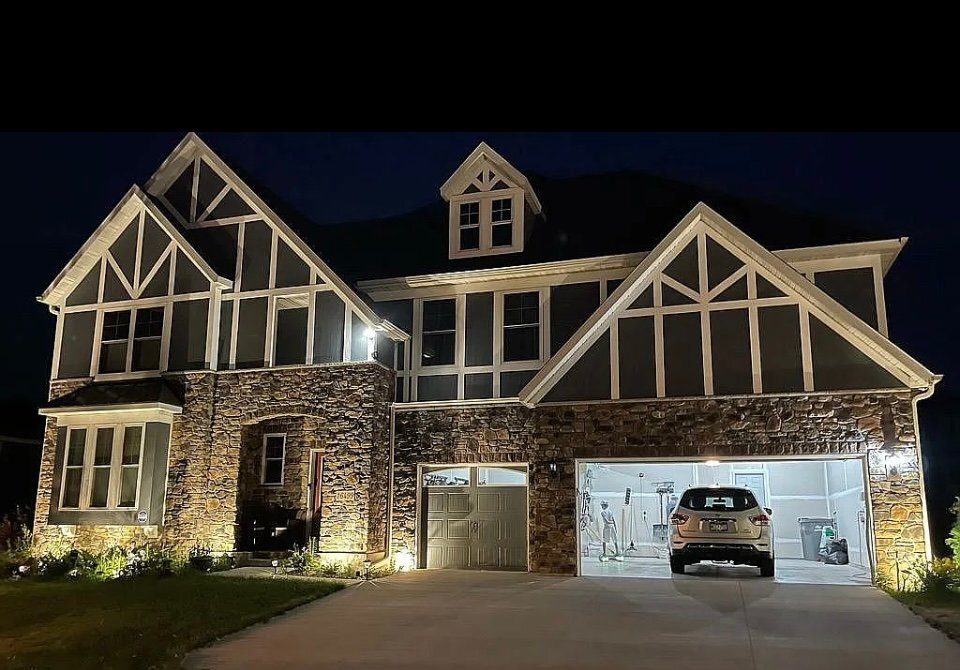 Building Photo - 16499 Beverly Dr