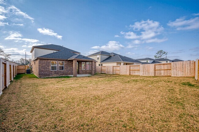 Building Photo - 1127 Sugar Dr