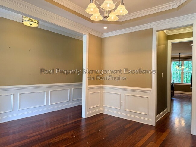 Building Photo - 616 Lake Artesia Ln