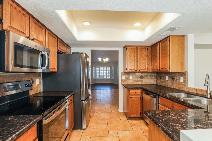 Building Photo - 7519 W Sequoia Dr