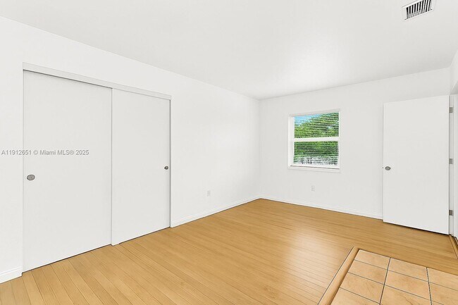 Building Photo - 3415 SW 15th St