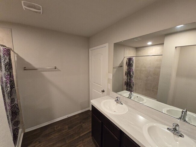Building Photo - 16790 Lonely Pines Dr