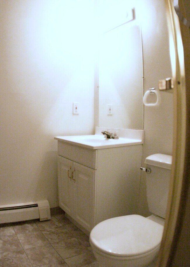 Building Photo - 2190 Robbins St