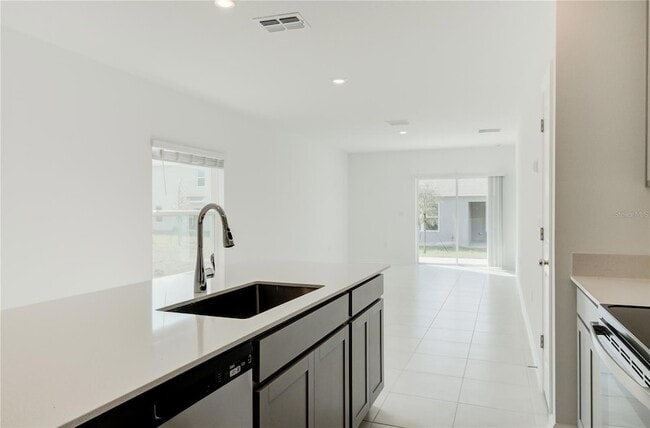 Building Photo - 1492 Cumberland Ave