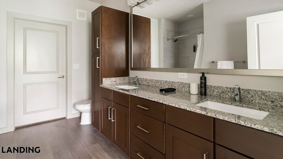 Building Photo - 20290 Park Lake View Dr