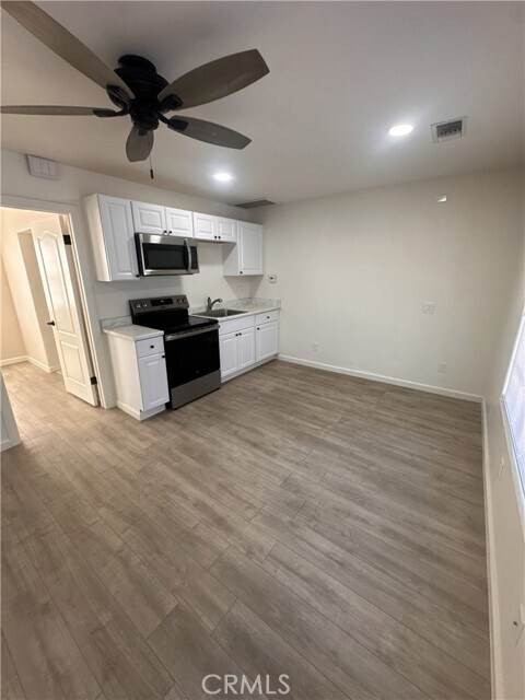 Building Photo - 3835 Camellia Dr