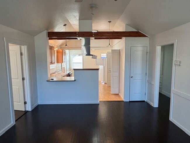 Building Photo - WELL MAINTAINED 3 BR HOME- COMFORTABLE, AFFORDABLE & GREAT LOCATION