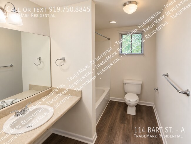 Building Photo - 114 Bart St