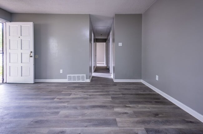 Building Photo - 4693 Deep Brook Dr