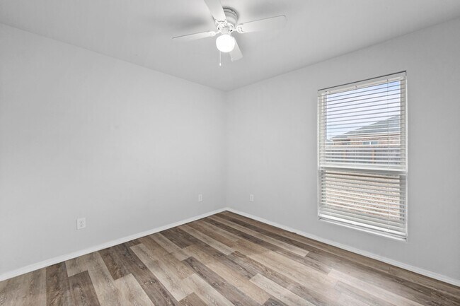 Building Photo - 5605 Jarvis St