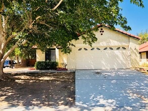 Building Photo - 37007 Pond Ave