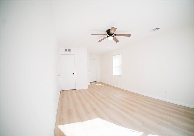 Building Photo - 4113 Glenhaven Dr