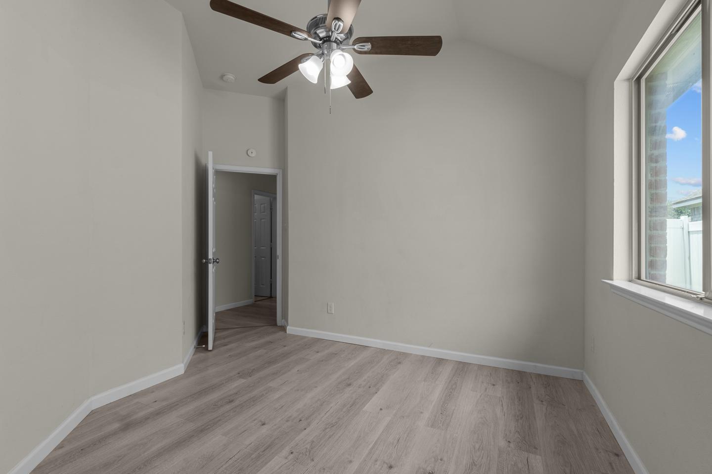 Building Photo - 3330 Shining Light Dr