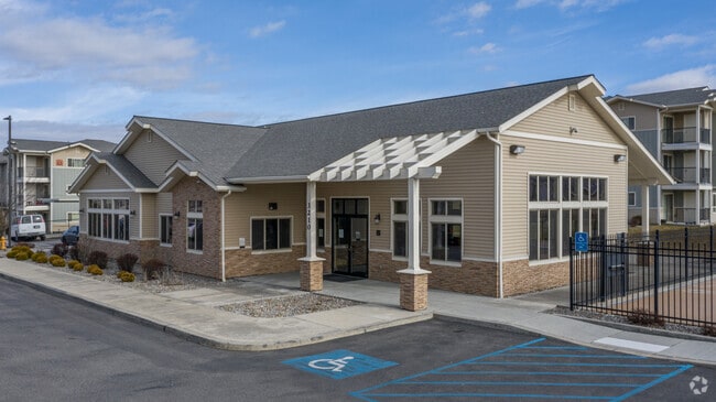 Building Photo - Copper Hill