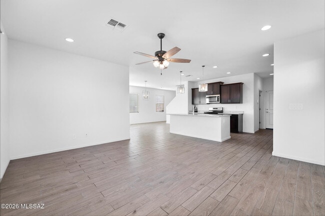 Building Photo - 7801 S Walnutview Dr