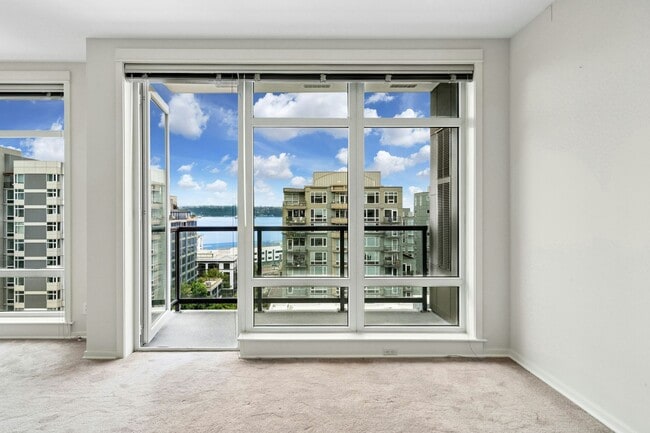 Building Photo - 2bd/1.75ba Seattle Condo