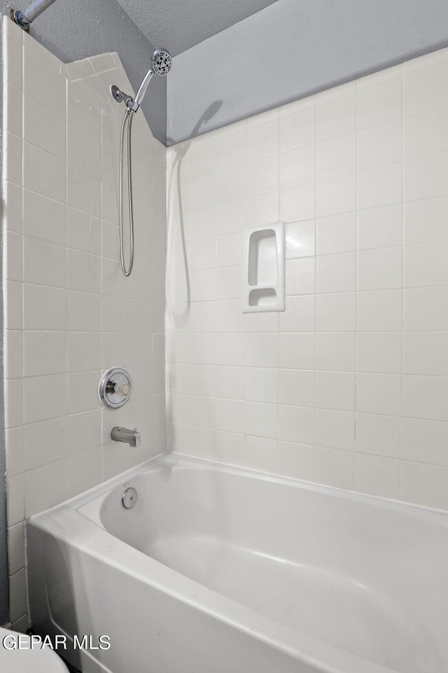 Building Photo - 12448 Tierra Madre Rd