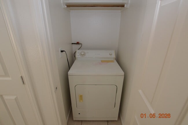 Building Photo - 550 Roxella Ln