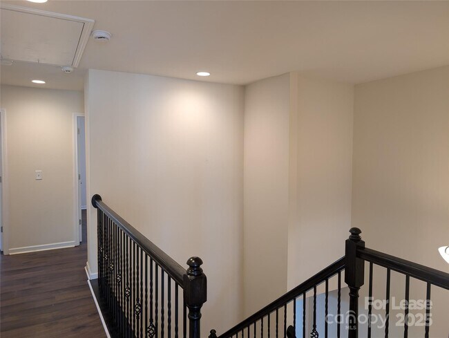 Building Photo - 115 Dellbrook St