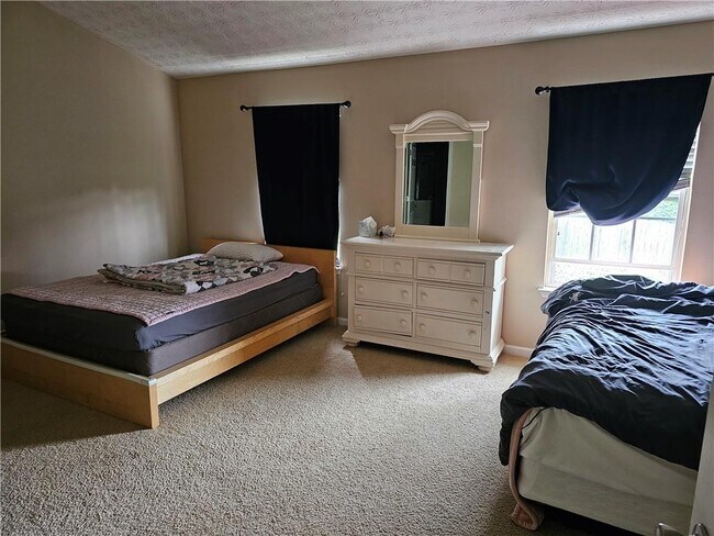 Building Photo - 2160 Hawks Bluff Trail NW