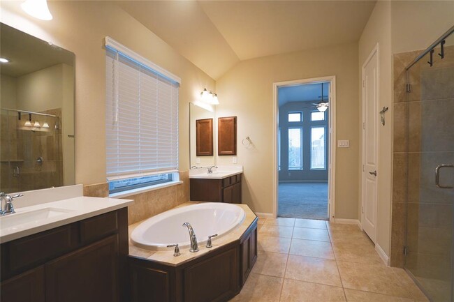 Building Photo - 29034 Canyon Oak Dr
