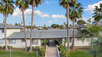 Building Photo - Colum4229