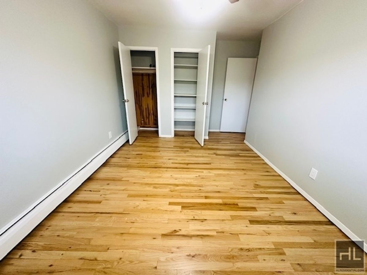 Building Photo - South Canarsie 4 Bed/2.5 Bath Beautiful Ho...