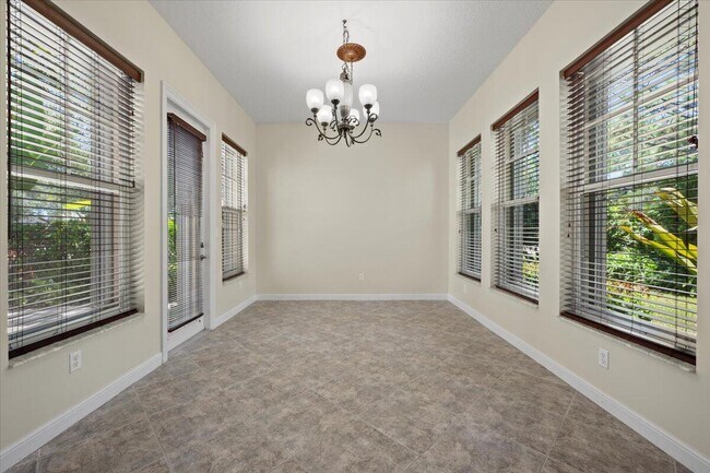 Building Photo - 1029 Vintner Blvd