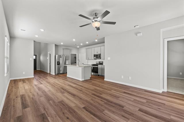 Building Photo - 3935 Worth Dr