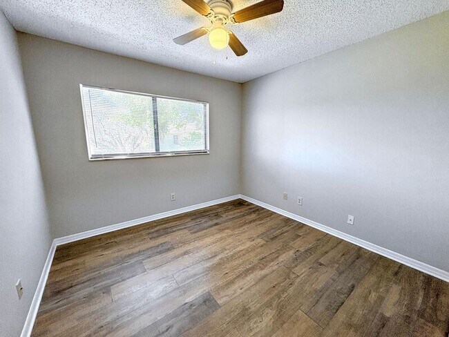 Building Photo - 12715 N 57th St