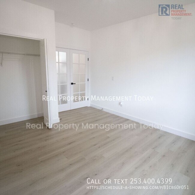 Building Photo - 105 Lane Blvd NW