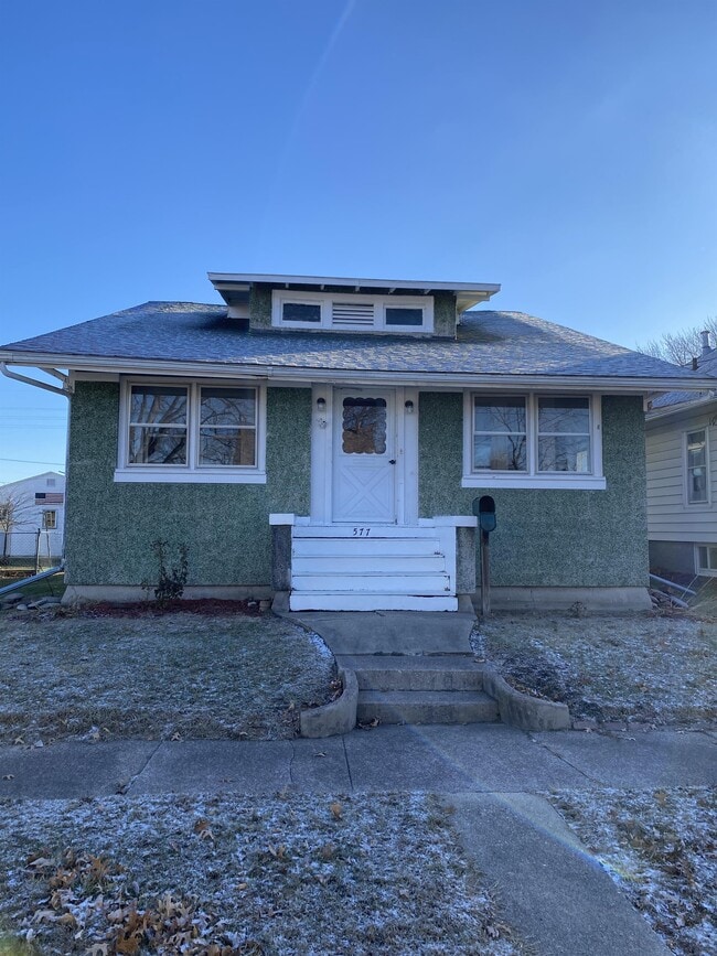Primary Photo - 577 Irwin St