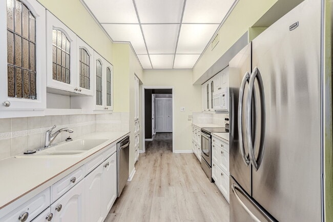 Building Photo - 3131 E Alameda Ave