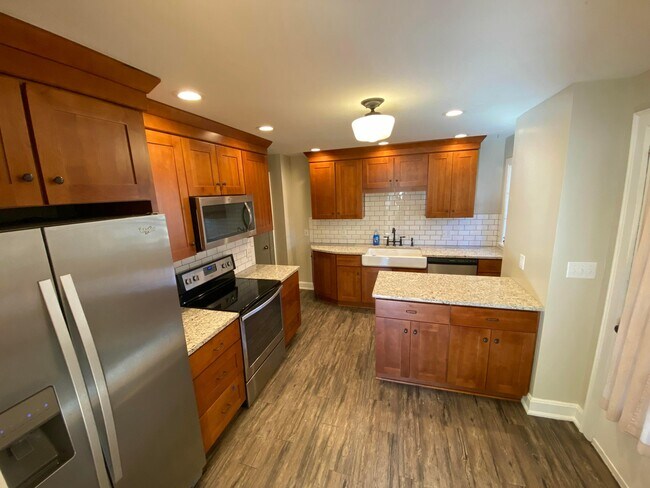 Building Photo - 102 N Washington St