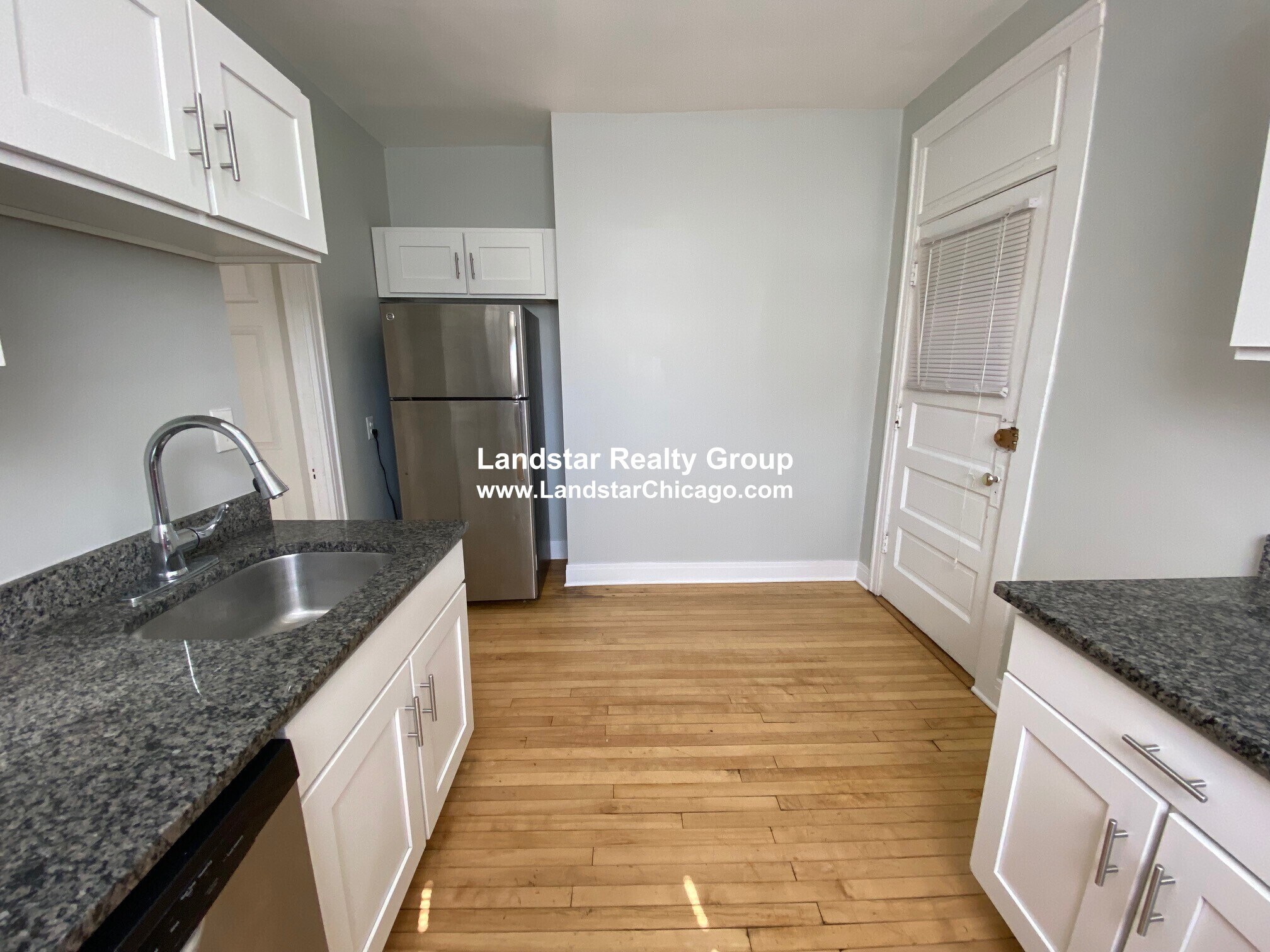 Building Photo - 734 Reba Pl