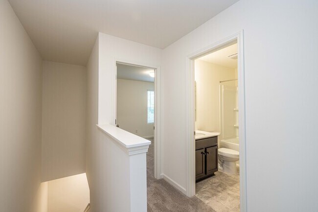 Building Photo - 3 Bedroom Townhome Main Street Pineville - MOVE IN SPECIAL