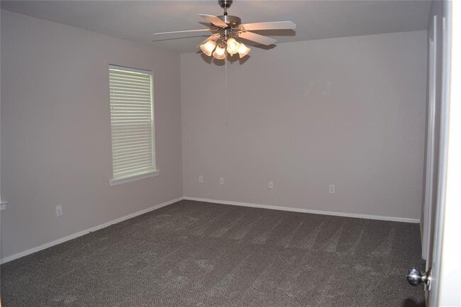Building Photo - 230 Rolling Brook Dr