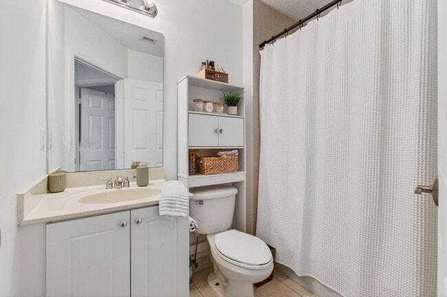 Building Photo - 321 Bayfront Dr