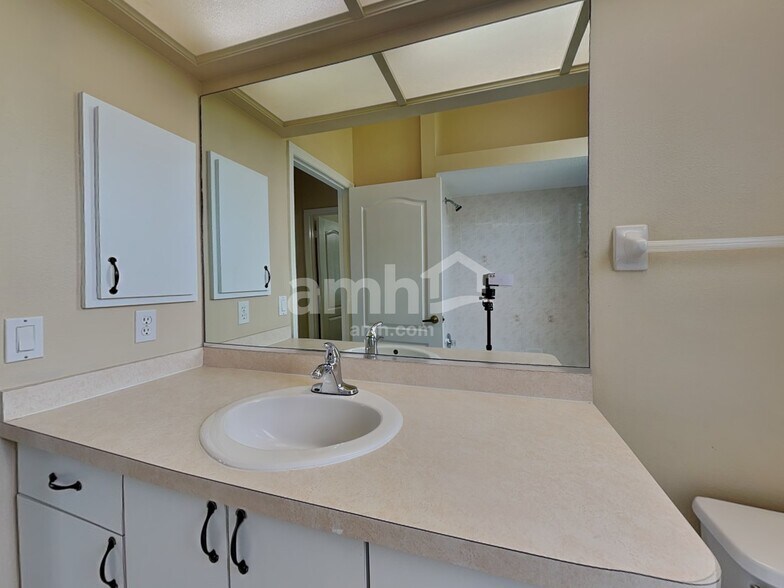 Building Photo - 4817 76th Ct E