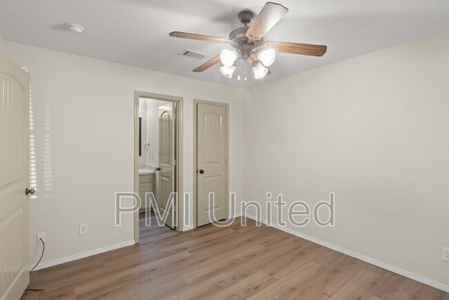 Building Photo - 2335 N Elm St