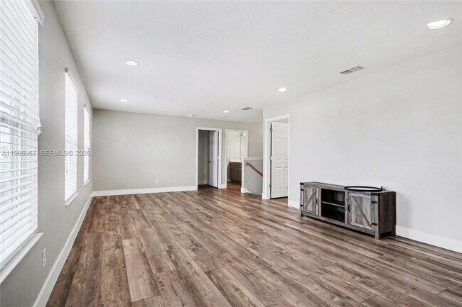 Building Photo - 2251 Napone Ln