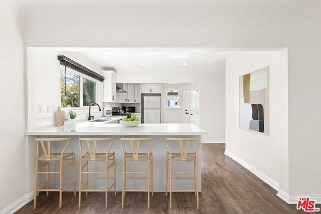 Building Photo - 6531 Arlington Ave